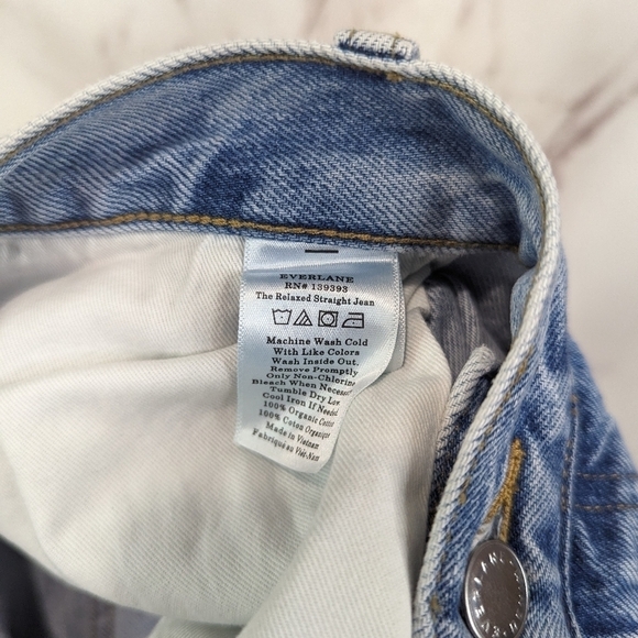 Everlane Denim 33 Relaxed Straight Jean Light Wash Button Fly Crop High Rise NEW - Picture 11 of 12